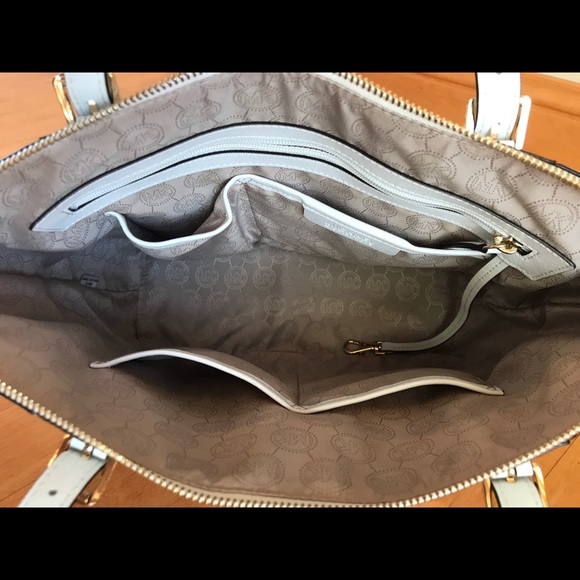 Michael Kors Jet Set East West Top Zip Tote White - Picture 4 of 7